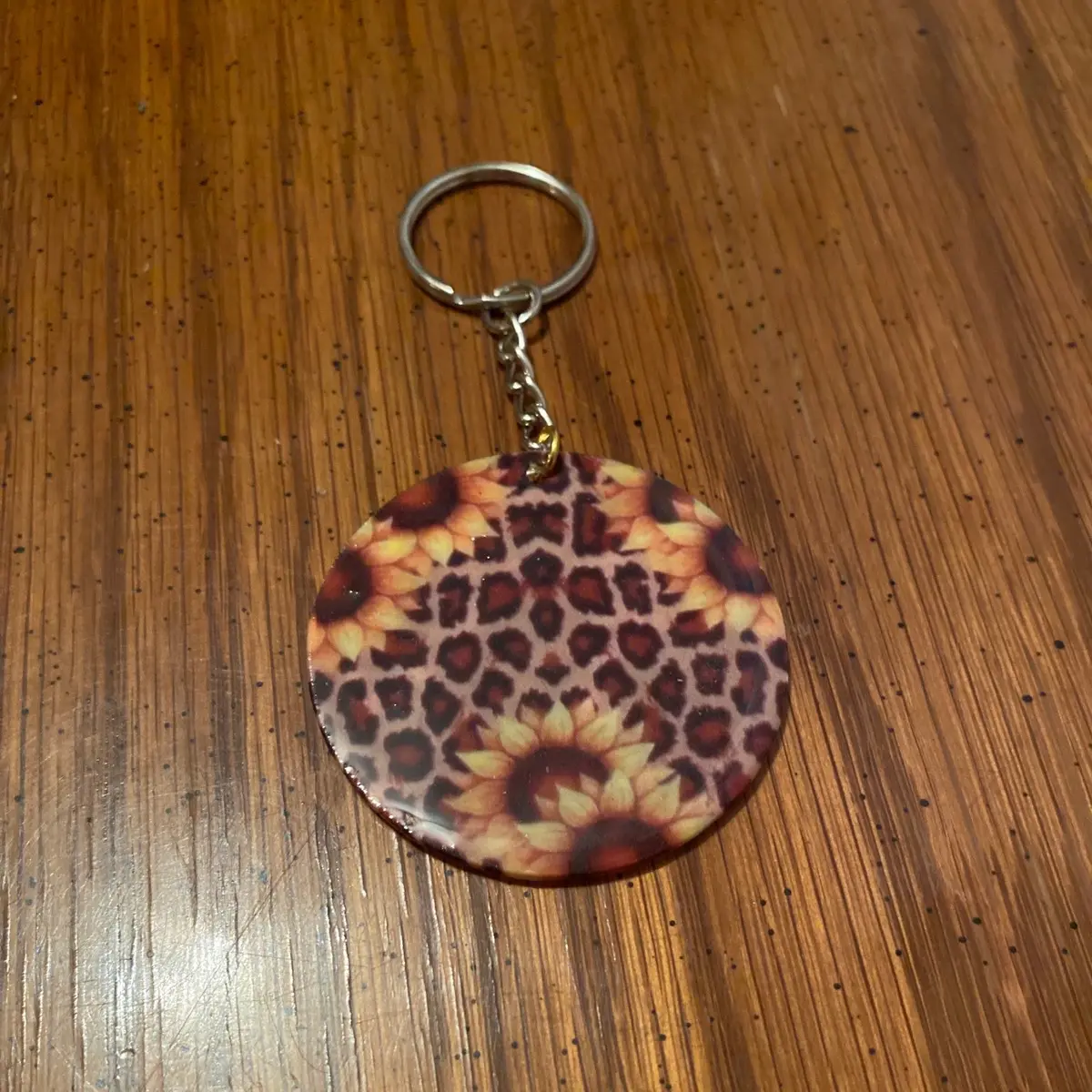 Cheetah w/ sunflowers keychain