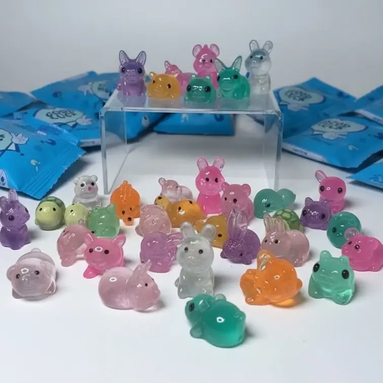 Luminous Mini Resin Cartoon Animal Figurines, Glow in The Dark Transparent Tiny Animal Figures, DIY Craft Accessories for Micro Landscape, Aquarium, Dollhouse & Handmade Projects