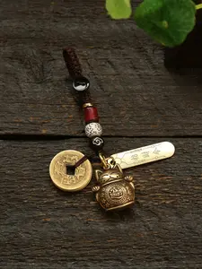 Handmade Feng Shui Blessing Keychain Parking Key with Lucky Cat Pendant, Three-Animal Decoration, Car & Bag Accessory Gift