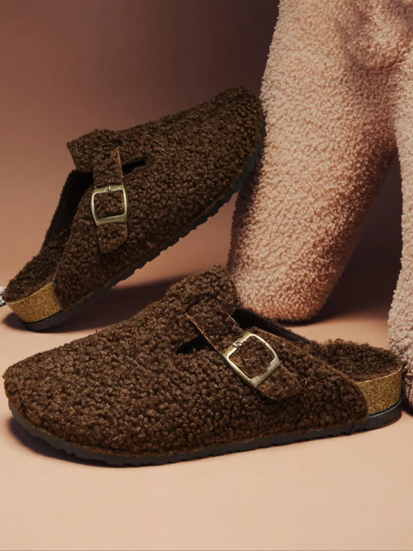 Women Men Same Style Plush Slip-On Mules, Fuzzy Mules, Half Slipper Mules, High-End Fashion Wide Feet Round Toe Low Top Slippers, Ultimate Comfort Indoor Outdoor Shoes, Footwear