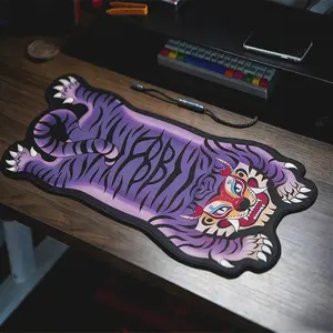 Dominant Personality Purple Tiger Pattern Desk Mat, Irregular Punk Tiger Pattern Desk Mat, Trendy Cool Gaming Keyboard Desk Mat, Irregular Design for Study and Office, Non-Slip Mouse Pad, Atmosphere Coffee Table and Tea Table Desk Mat