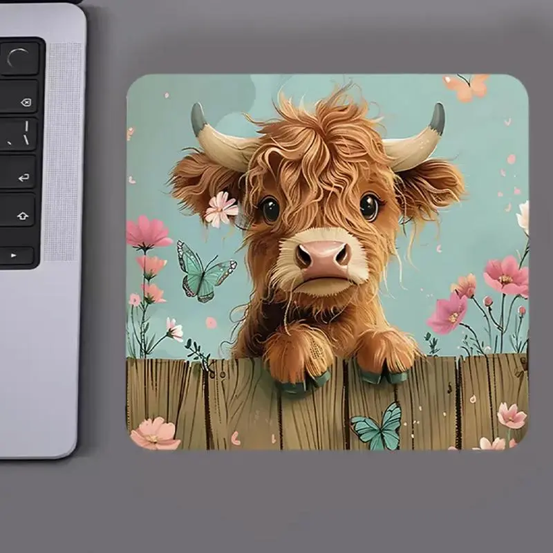 Highland Cow Pattern Mouse Pad, Square Mouse Pad with Non-slip Rubber Base, Decorative Mouse Mat for Gaming and Office, Non Slip Mousepad, Gaming Mouse Pads, Mouse Pad for Laptop, Computer Mouse Pad, Gaming Accessories