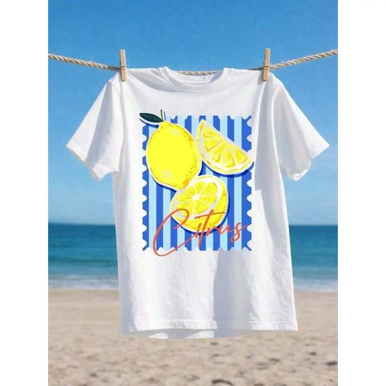 Women's Lemon Slices Graphic T-Shirt, Short Sleeve Crew Neck Top in Soft Breathable Fabric, Unisex Regular Fit Garment for All Seasons Outdoor Wear, Tshirt, Fitted, Customized, Clothes