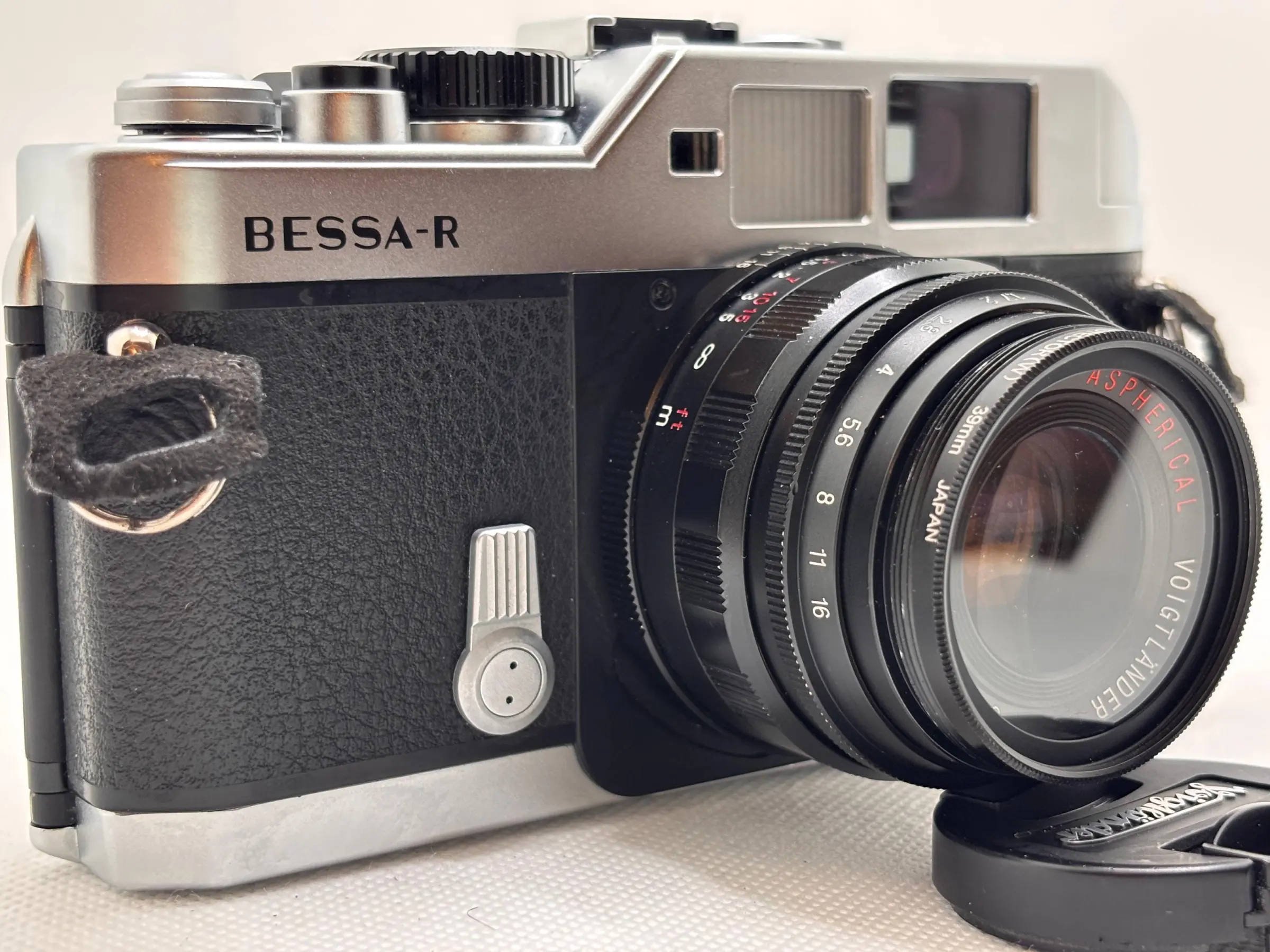 MINT Voigtlander Bessa R Rangefinder Camera plus Ultron 35mm f1.7