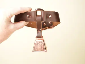 Deluxe Hucow Collar with Copper Cowbell and O-Ring in Brown Leather
