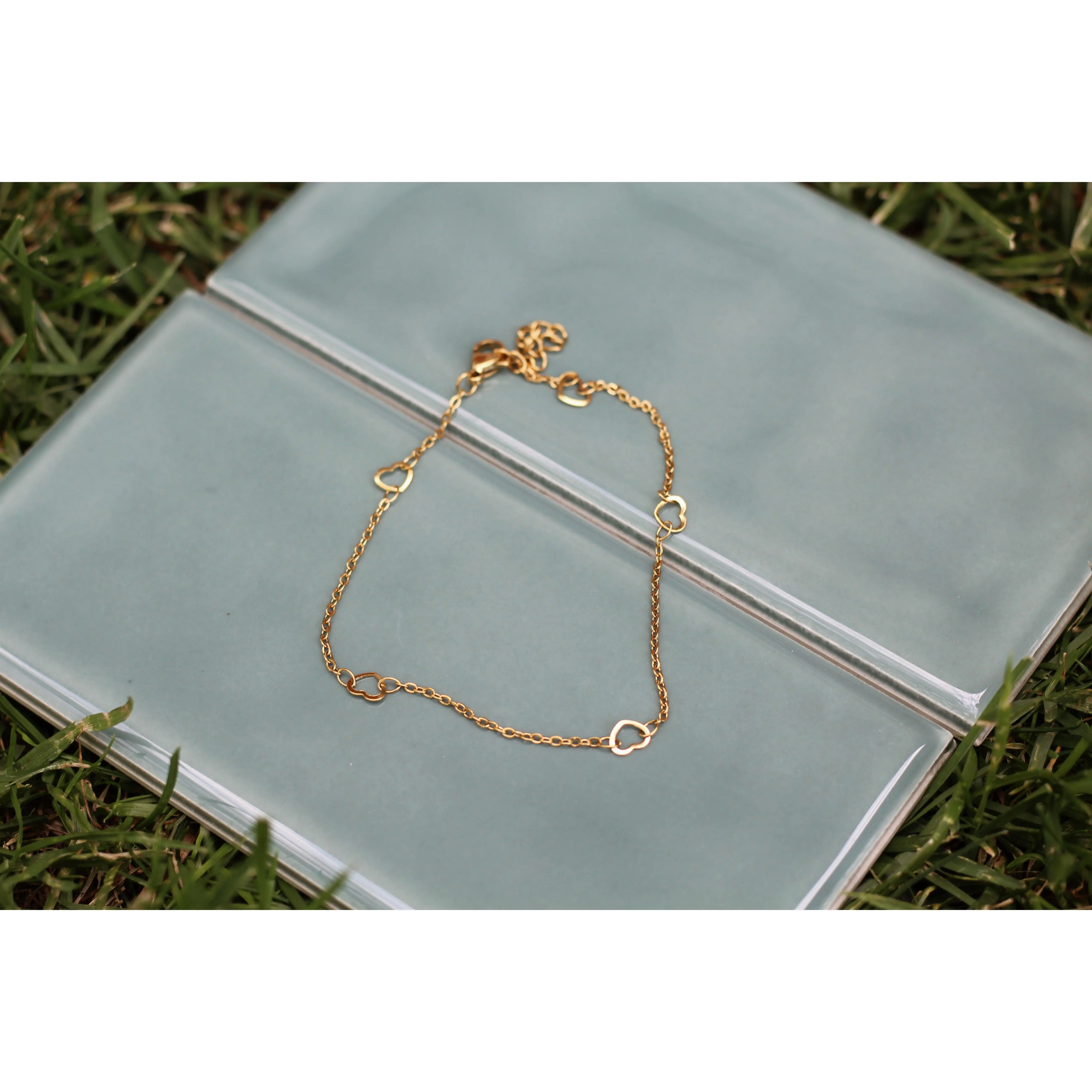 “Trust in the Lord” anklet