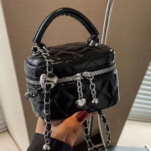 Mini Women Handbag, Fashion Solid Color Embroidered Rhombic Crossbody Bag Cute Coin Purse With Heart Decoration Y2k Shouldr Bag Suitable for Holding Cards And Keys Suitable for Daily Use, Shopping and Travel