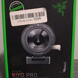 Razer Kiyo Pro Webcam for Streaming, Gaming, and Video Calls