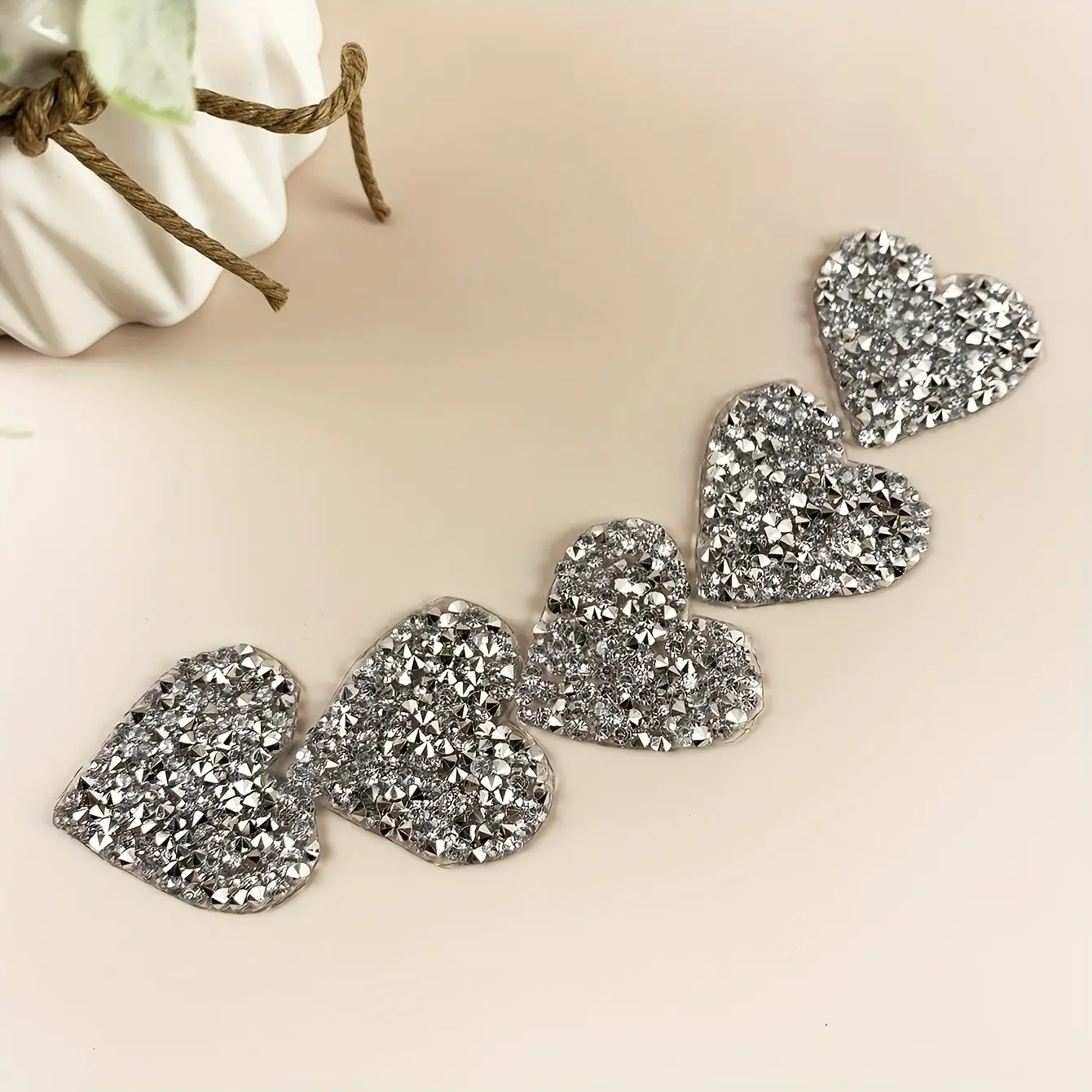 10-Piece Set Heart-Shaped Silver Color Shiny Rhinestone Appliques, Back Adhesive Heat Transfer Diamonds for Clothing Decoration Accessories Sparkly Rhinestones, Heart Design Rhinestone, Shining Rhinestone, Rhinestone Detail