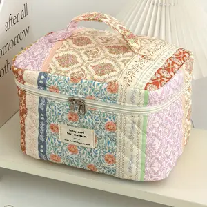 Patchwork Floral Cosmetic Bag Set Women Bohemian Style Quilted Storage Bag with Handle Zipper Toiletry Bag Fit Lipstick Skincare Portable Travel Makeup Organizer Mother's Day Birthday Gift Country Style