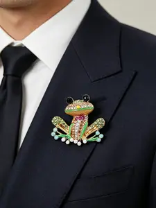Unique Frog Brooch, Unisex Pin, Cute Badge for Backpacks and Clothing, All Season Fashion Accessory, Perfect for Parties and Holidays
