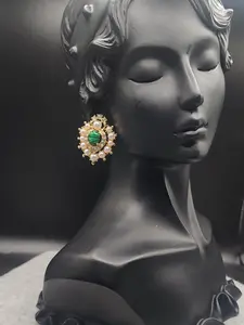 Green Stone Royal Studs 💚 Emerald center 💚 Instant classy vibe