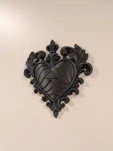 Dark Gothic Heart Wall Plaque – Baroque Style Decor