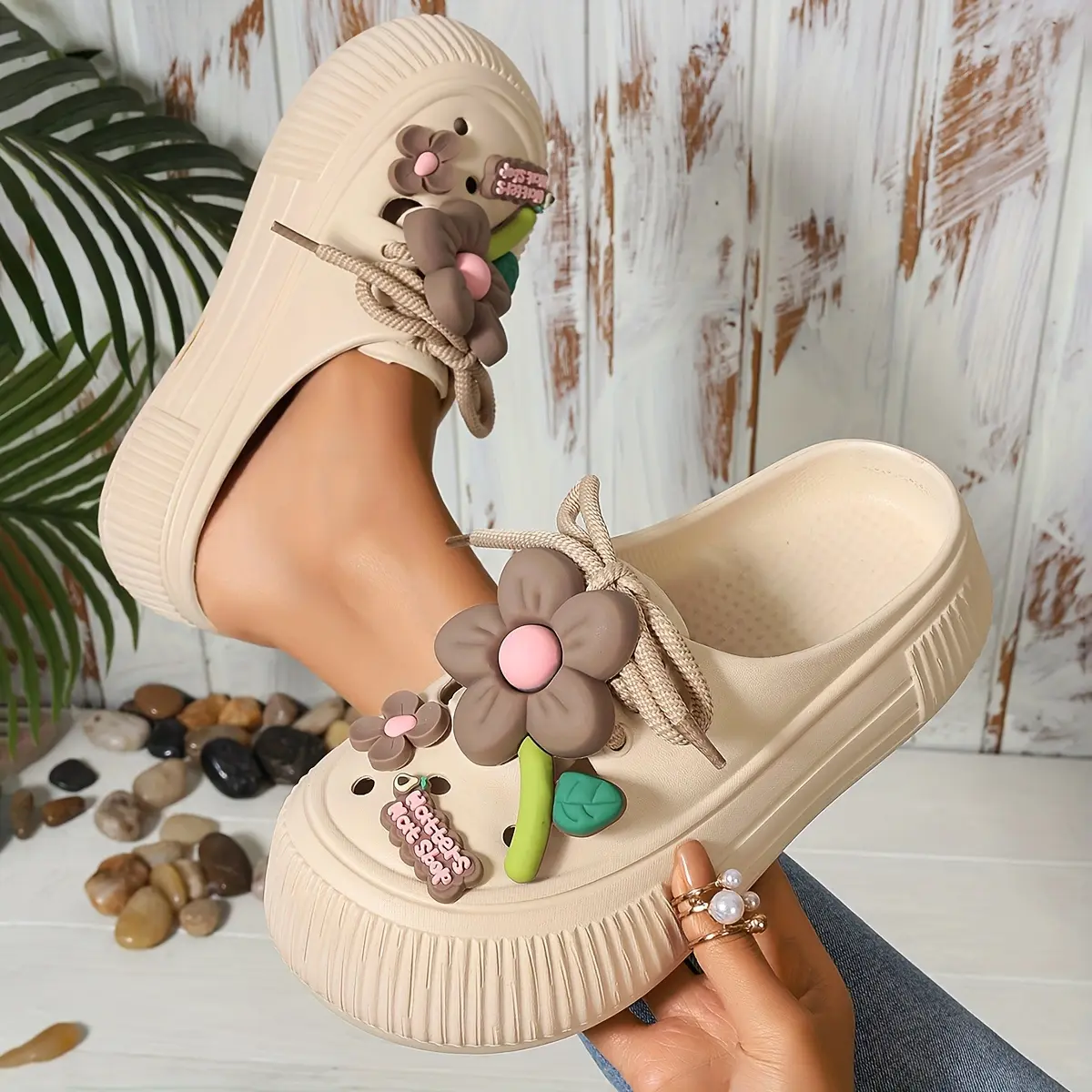 1pc[Comfortable Flower Decor Clogs] Women's Flower Decor Clogs, Casual Hollow Out Design Shoes, Comfortable On Beach Shoes1Piece  shoes comfort  shoes flipflops flipflops  comfy  shoes croc  swomen
