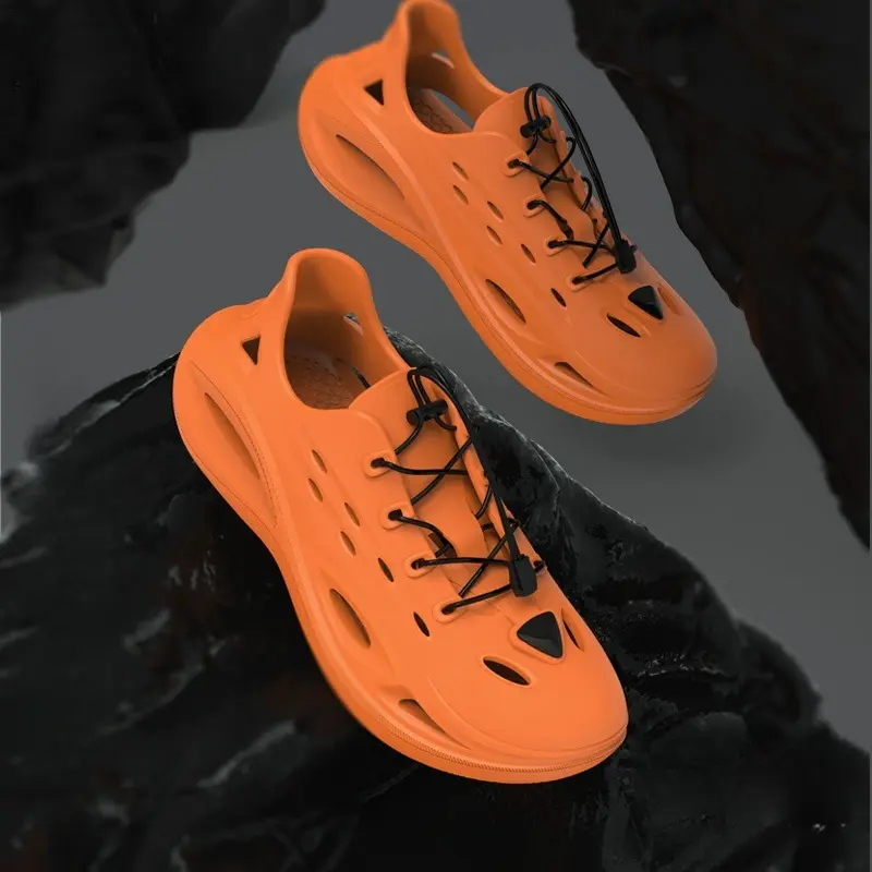 Summer perforated sandals with thick soles, breathable and trendy, quick-drying beach shoes, non-slip, odor-resistant, wear-resistant, soft soles, ideal for driving.