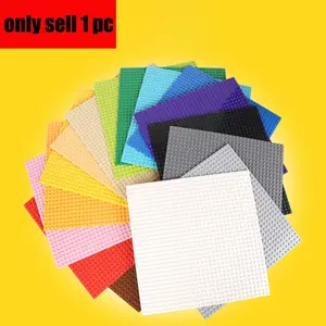 TOOUEEE 32x32 Base Plate for Building Blocks, Compatible with Major Brands, Plastic Building Mat for Classic City & Architecture Models, Birthday Holiday Gift for Friends, Large Building Base for Any Occasion