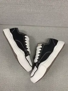 2026 New Retro Classic Skate Shoes Skateboarding Shoes Streetwear Trend Unisex Couples Breathable Soft Sole Casual Sneakers Skateboard Shoes for Students Teens Men Women Lightweight Comfortable Non-slip Outdoor Sports Footwear Trending Shoes