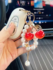 1pc  Pearl string cherry keychain, fashionable and exquisite cherry car keychain, high-end handbag decoration