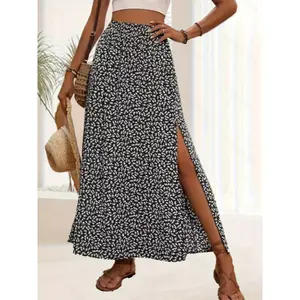 Ladies Elegant Ditsy Floral Maxi Skirt, Elastic Waist Side Slit Lightweight Long Skirt for Casual Daily & Beach Looks