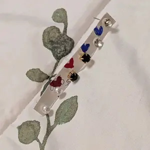 Earrings with Colorful Heart and Pearl Accents for Stylish Accessory women earrings.diferents styles.