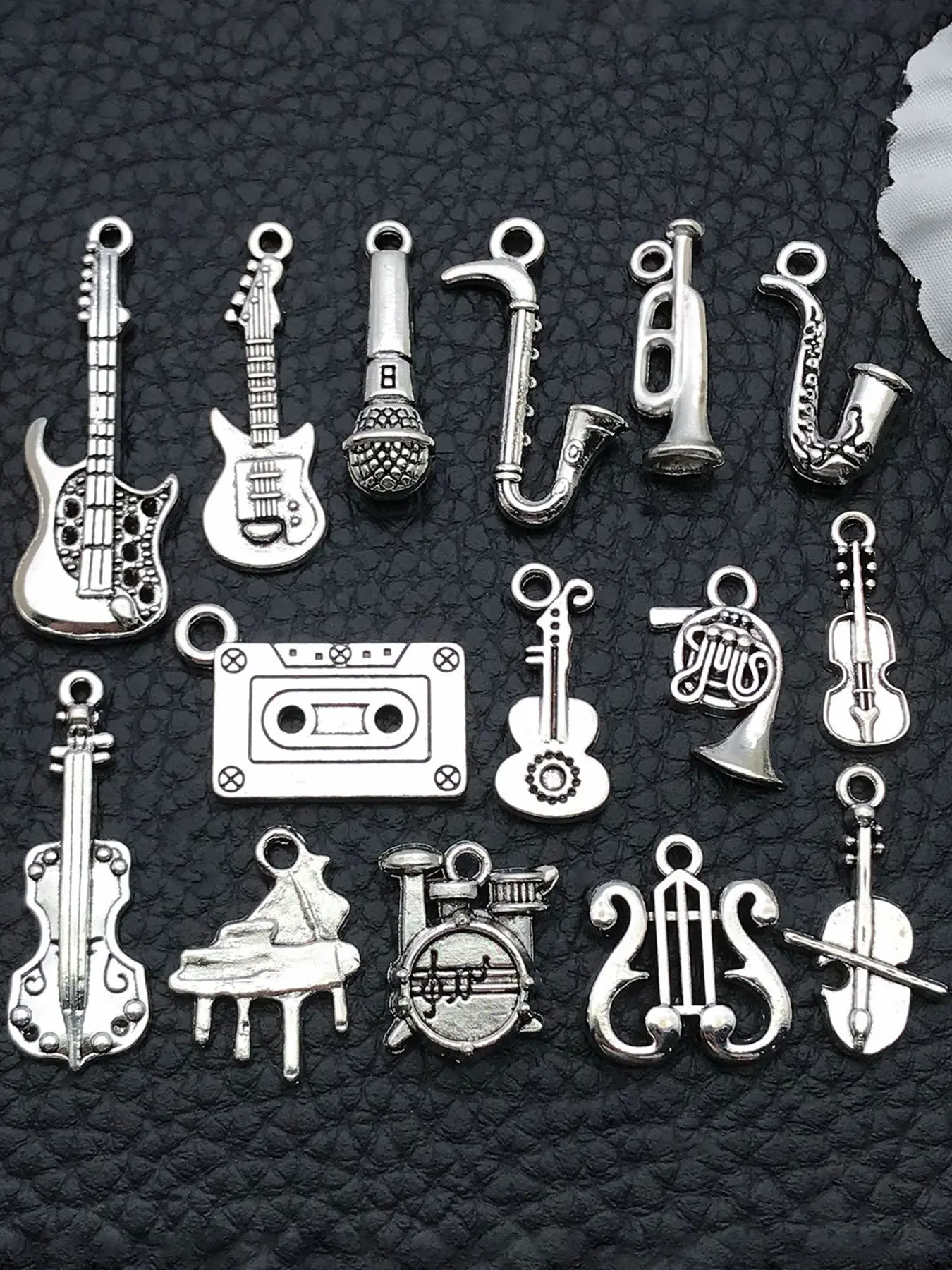 15pcs Bulk Mixed Music Guitar Microphone Charm, DIY Musical Instrument Pendant, Antique Silver Color Jewelry Making Accessories, Craft Supplies