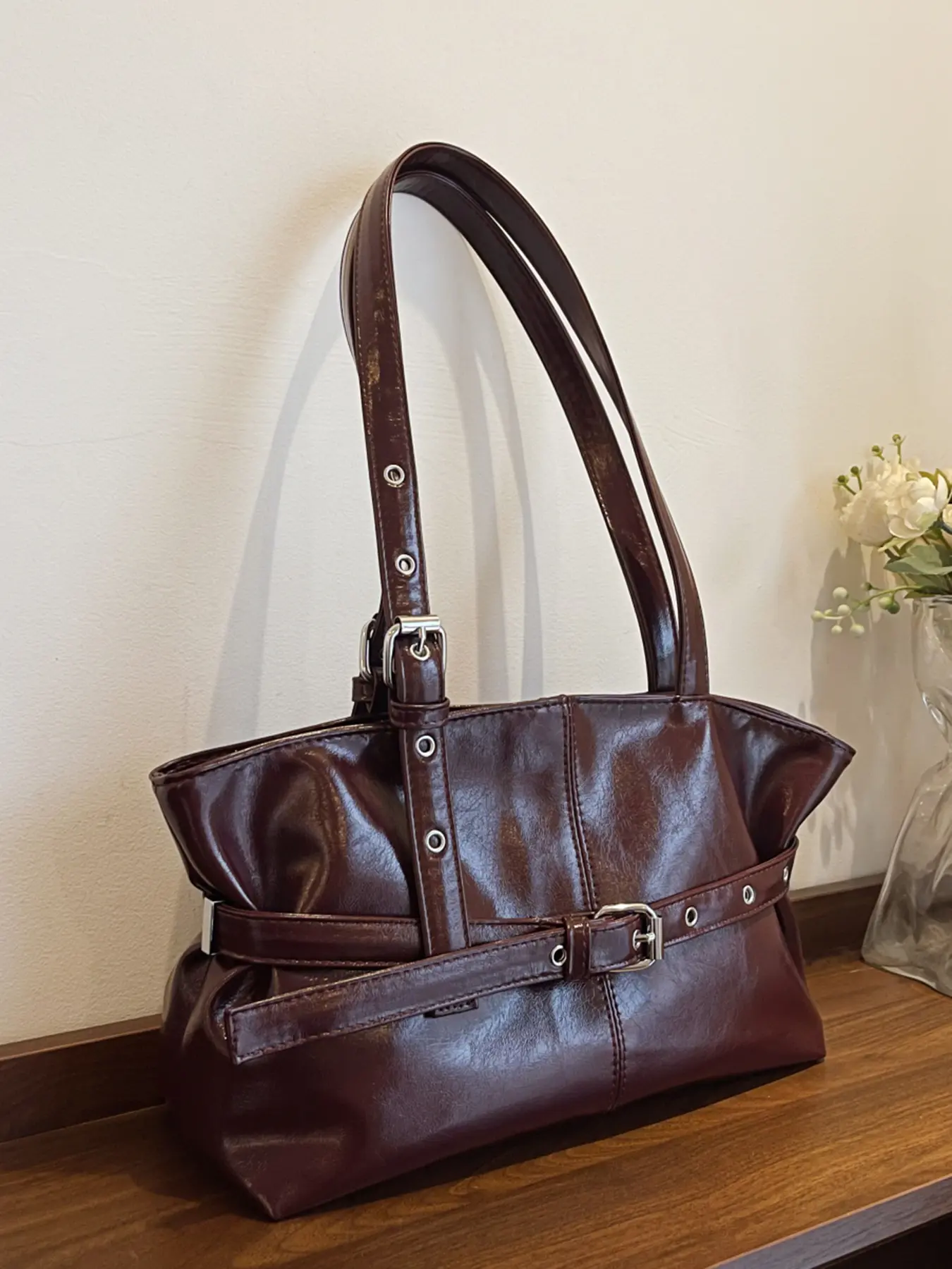 Wine red tote bag, Fashionable bags, with adjustable shoulder straps, retro shoulder bag in solid color, suitable for work commuting and daily shopping