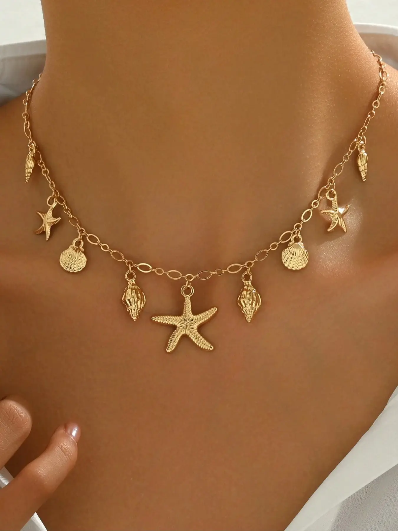 Bohemian Multi-Pendant Clavicle Chain, Starfish Shell Conch Pendant, Lightweight Comfortable, Women's Daily Wear, Beach Vacation Party Jewelry Gift, Jewelry Accessory, Daily Wear Necklace, Boho Style Necklace, Dainty Choker Necklace, Alloy Necklace