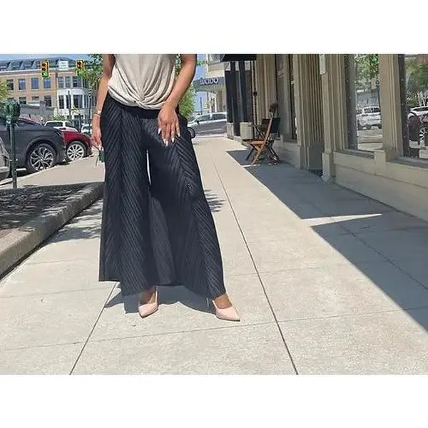 Plisse' Black Culottes Pants Plisse' Black Culottes Pants