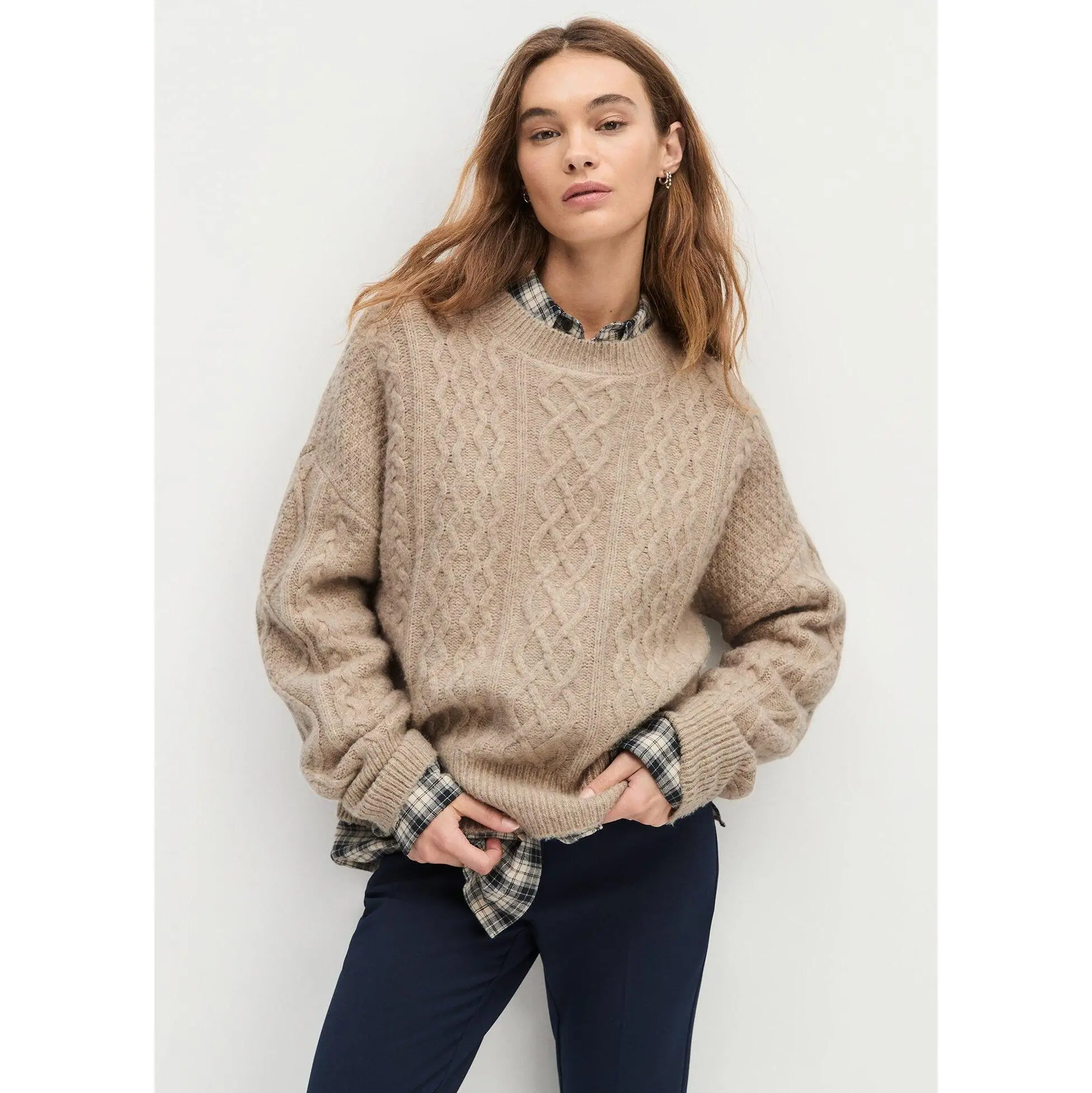 THE OVERSIZED CABLE SWEATER