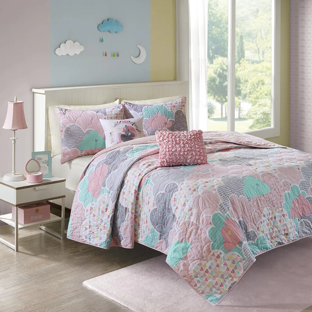 Reversible Cotton Quilt Set with Throw Pillows