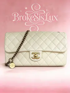 Pre-owned CHANEL Classic Flap Bag in Ivory Quilted Lambskin & Aged Gold Tone Hardware