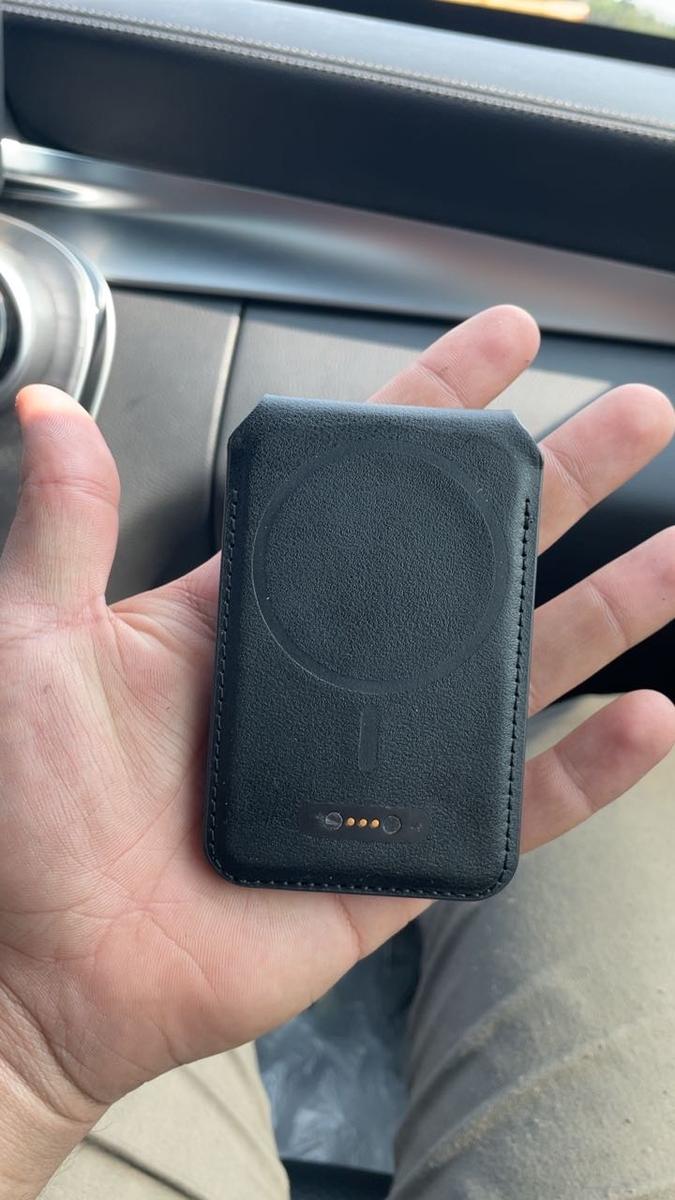 Item: Wallet Stand With FindMy Feature, Black