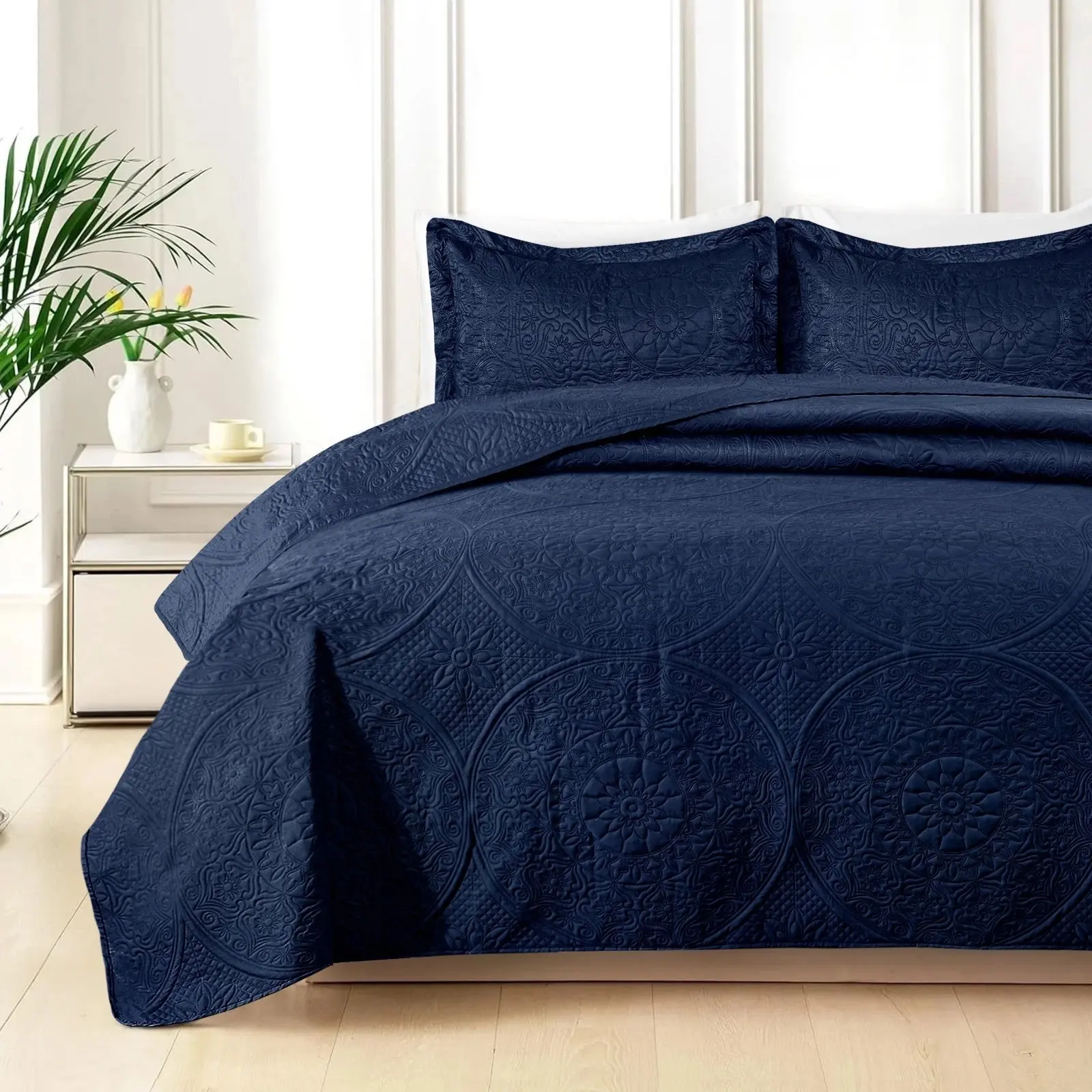 Lightweight Quilted Bedspread Set - 3-Piece Oversized Bedding with 2 Matching Pillow Shams, Cooling, Breathable, Wrinkle-Resistant, Durable, All Sizes, Ideal for Bedding Decor & Gifting