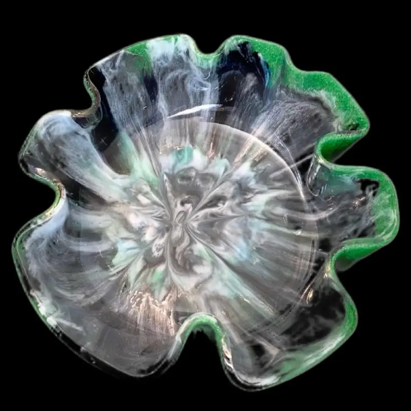 Decorative Bowl - Unique Tableware Design with Green Accents and Transparent Quality