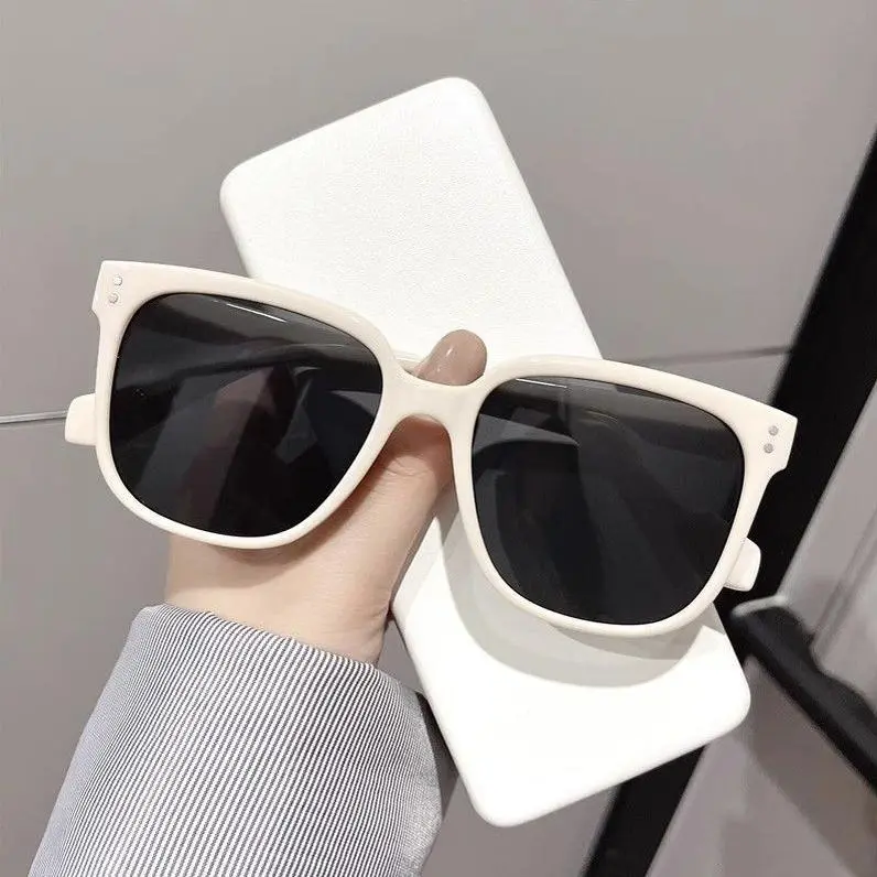 2025 New Sleek White-Framed Polycarbonate UV-Resistant Women's Sunglasses, Modern Fashionable and Practical Fashion Accessories for Outdoor, Everyday Use, Daily Use, Female, Sun Protection, Pc, Uv-Resistant Lenses, Trending Glasses, Pure Color Sunglasses