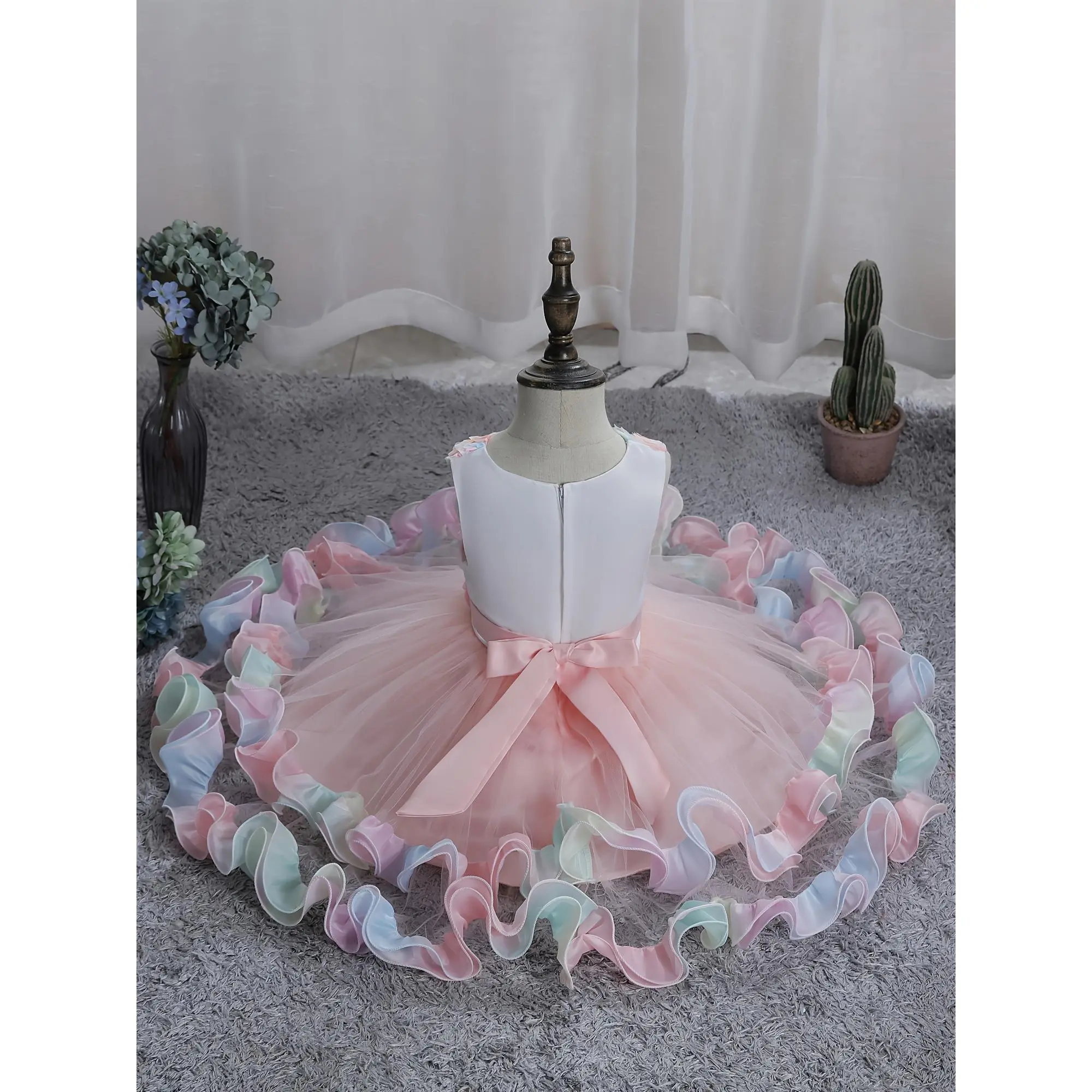 Colorful Gradient Princess Dress |       Sleeveless with Large Round Puffy Hem, Multi-layer Pleated Mesh, Ruffle Edge Decoration, Upper Body Color Blending Design, Skin Friendly, Sweet Dressing Performance for Summer