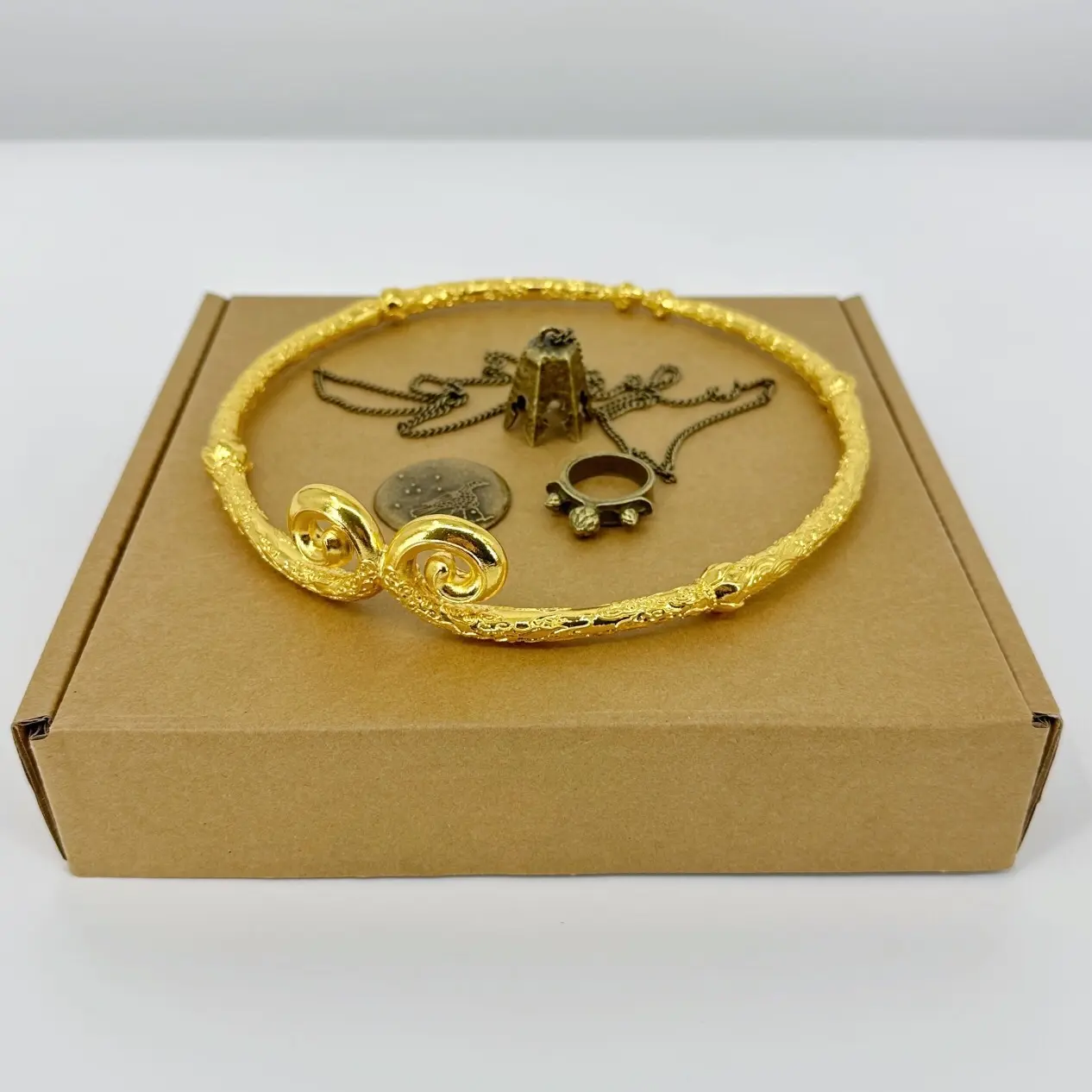 Men's Wukong Cosplay Jewelry Sets for Guys - Bird Motif Golden Outfit Accessory Set with 4cm Diameter Bell Pendant, 2.6cm Height Bud Accents, Stain-Resistant Badge, Ring