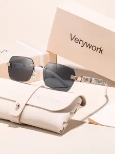 Classic Elegant Casual Brand Design Women's Trendy Plastic Frame Sunglasses, Perfect for Vacation, Driving, Shopping, Business Casual