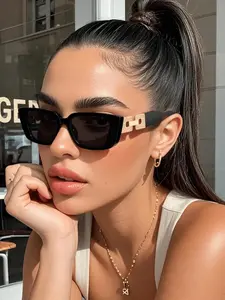 Women's Square Geometric PC Chain Sunglasses Frame, Casual Versatile Design, Elegant Everyday Wear, Perfect for Daily Outings