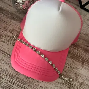 Trucker hat diamond chain