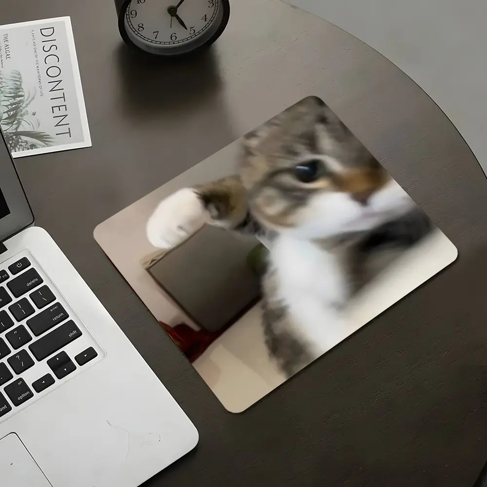 Funny Cat Taking Selfie Square Gaming Computer Mouse Pad, Humorous Pet Meme Design, Non-Slip Smooth Surface Mousepad for PC, Laptop, Office Desk, Gaming Setup, Small Size, Ideal Gift for Cat & Animation Fans, Made for gaming