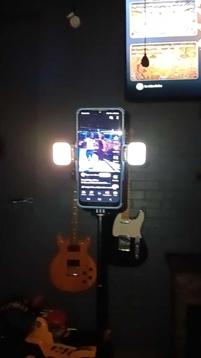 Item: C12D-with fill light-black