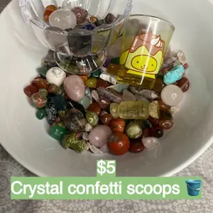 Natural crystal confetti scoop