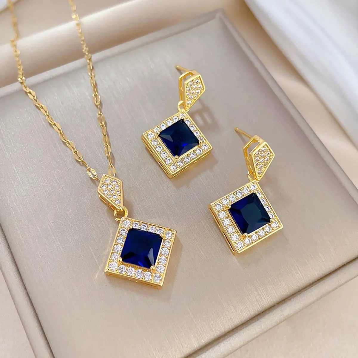 Exquisite Geometry Square Necklace Earrings Bracelet Jewelry Set Charm Ladies Jewelry Fashion Bridal Accessory Set Romantic Gift