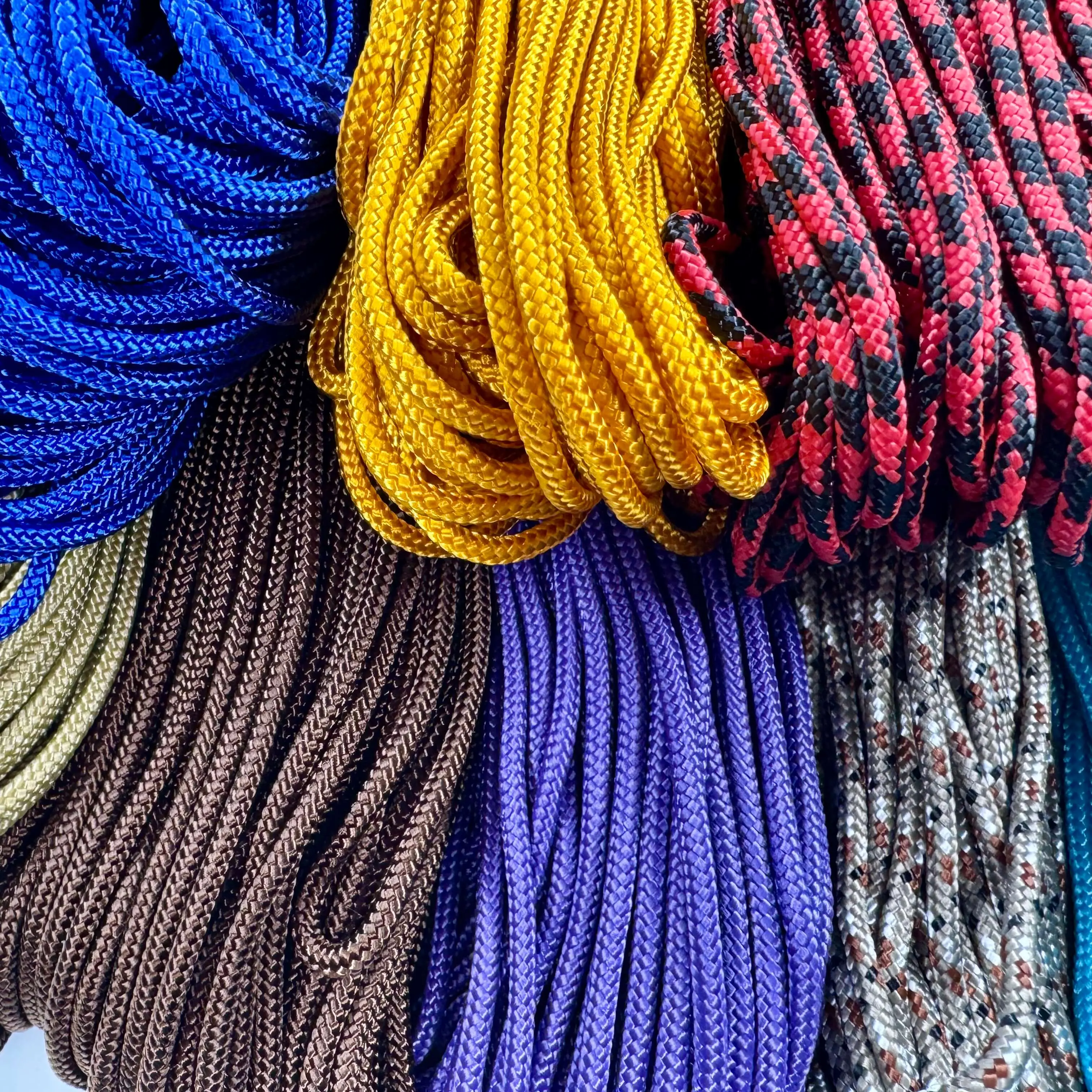 Assorted Bulk 425 Paracord by the Pound Assorted Bulk 425 Paracord by the Pound