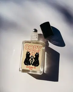 Copycat-Roll on 15ml Oil: Sugar, Vanilla, Cacao, Tonka Bean, Amber, & Musk