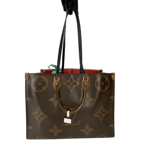 Pre-owned Louis vuttion Louis Vuitton Monogram Giant Onthego MM Tote Bag with bag charm