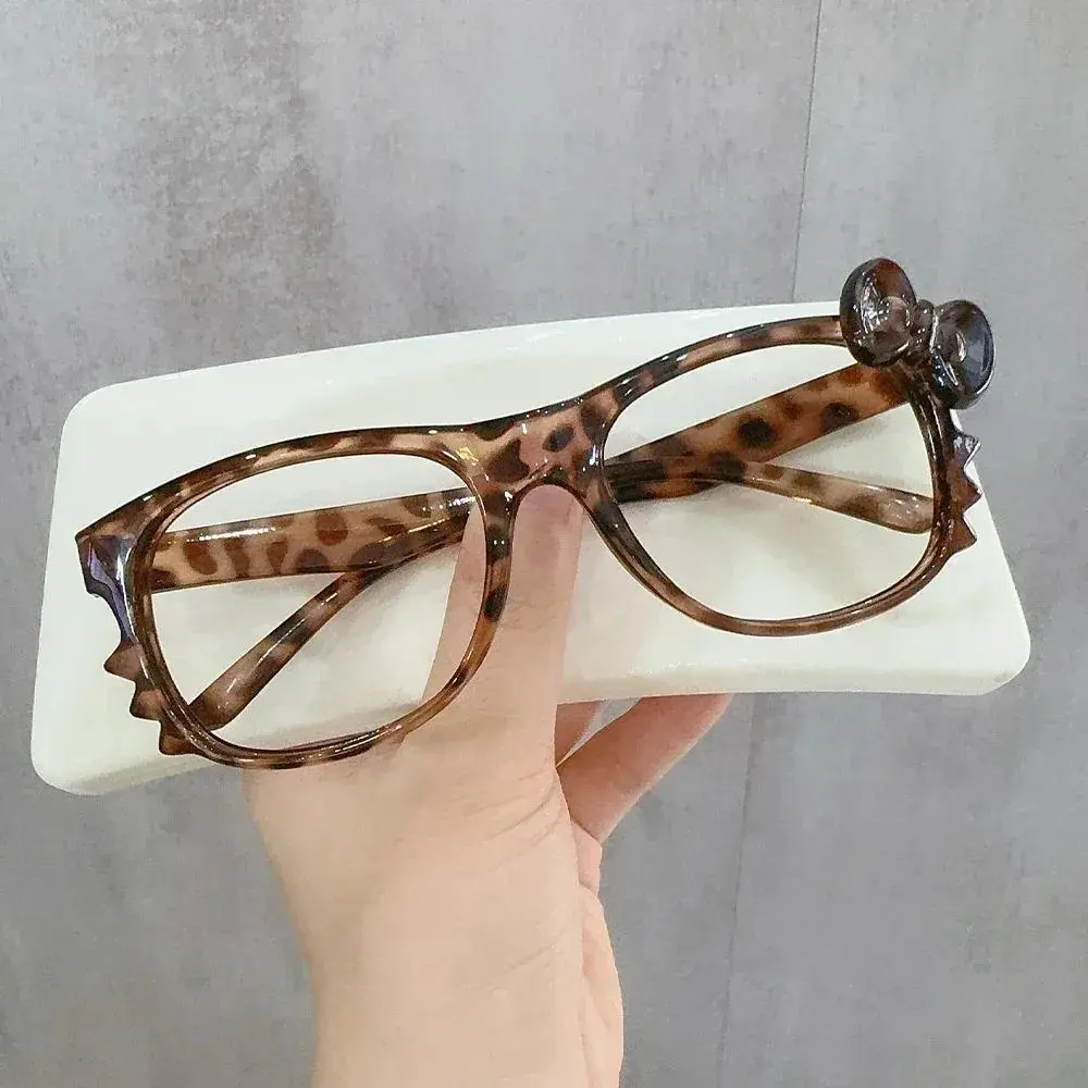 Women's Kawaii Leopard Print Glasses with a 3D Bow Accent, Sturdy Ergonomic Square Optical Frame Customizable for Prescription Lenses, Statement Frame Glasses, Customizable Prescription Lens Installation, Daily Activities, Casual Streetwear, Prescription