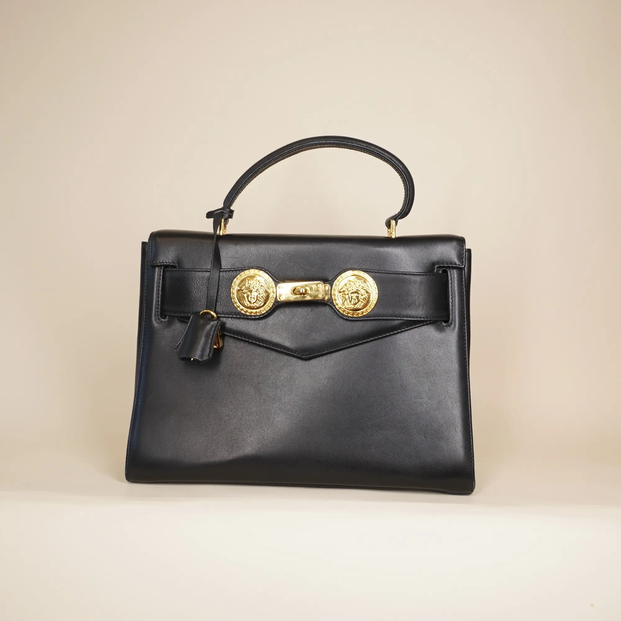 Pre-owned VERSACE Leather Tote Bags GIANNI Vintage Black Medusa Handbag