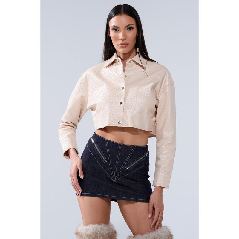 LUXURY GIRL WOVEN PU CROPPED BUTTON UP SHIRT IN IVORY